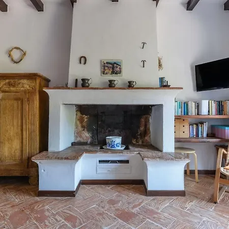 Pareti House *