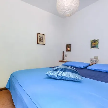 Pareti House Hébergement de vacances